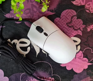 Test NZXT Lift : une première souris gamer plutôt bien née ?